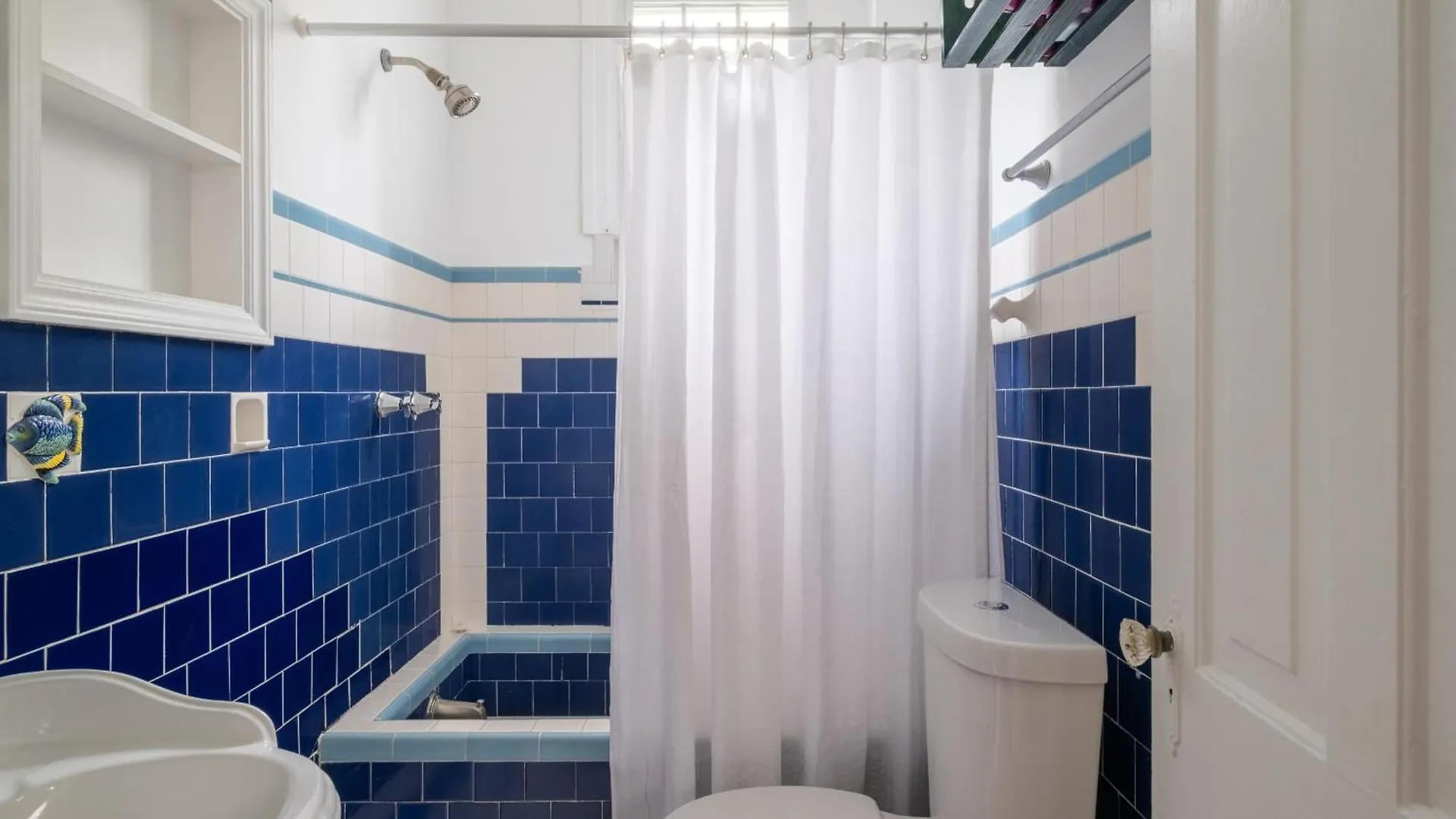 Spacious & Bright 2Bd Apt, Steps To Sand! - 18 Down サンジョアン